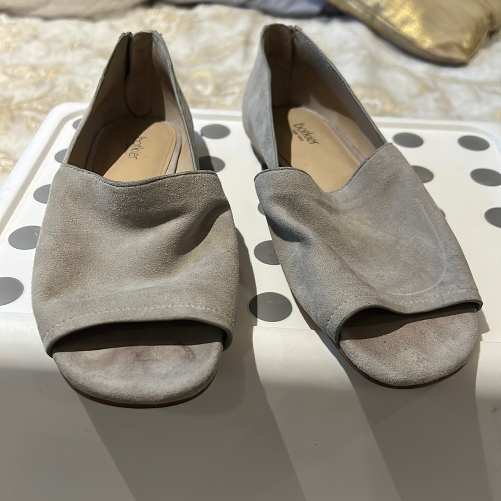 Open toes flats